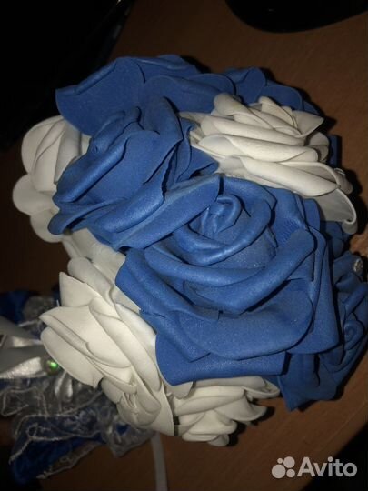 Свадебный букет невесты и подвязка