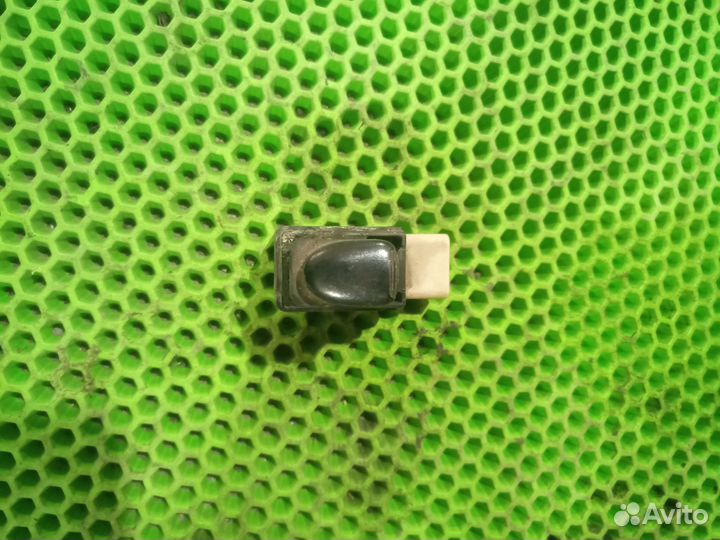 Кнопка стеклоподъемника правая Chevrolet Lanos Zaz