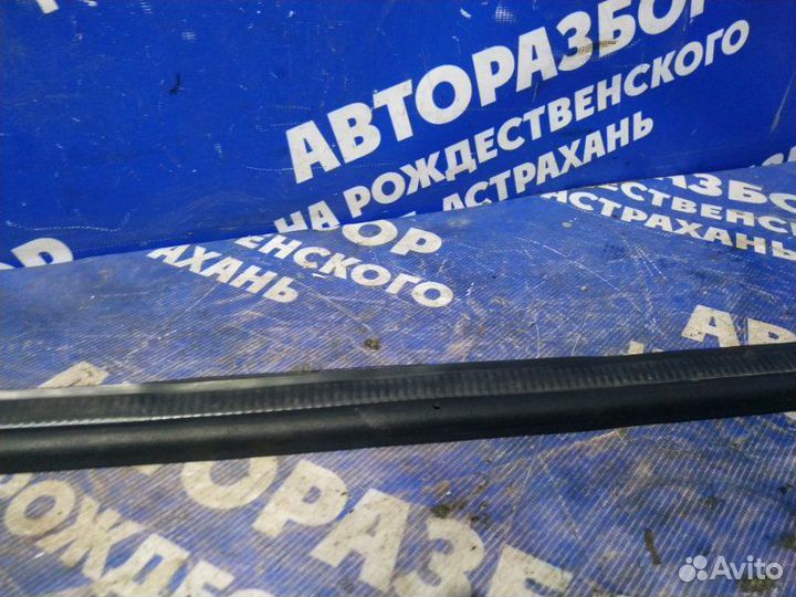 Уплотнительная резинка капота Ваз Лада Приора купе