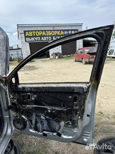 Передняя правая Дверь LADA vesta