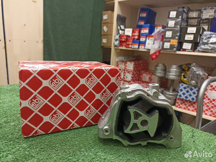 Подушка опора двс нижняя правая Volvo S80 II V70