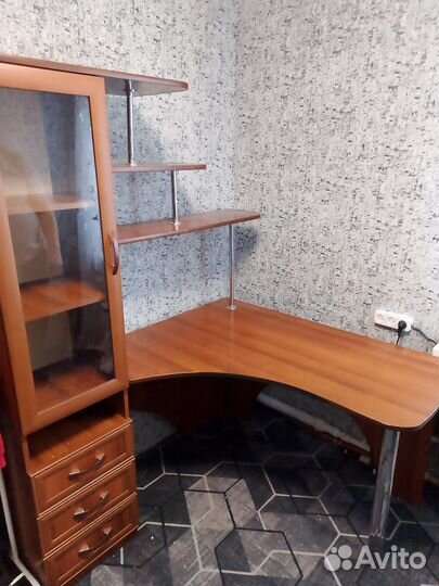 Письменный стол для школьника со шкафом бу