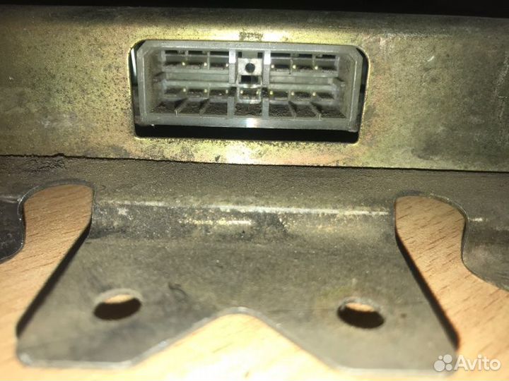 Блок управления двс Mitsubishi Libero