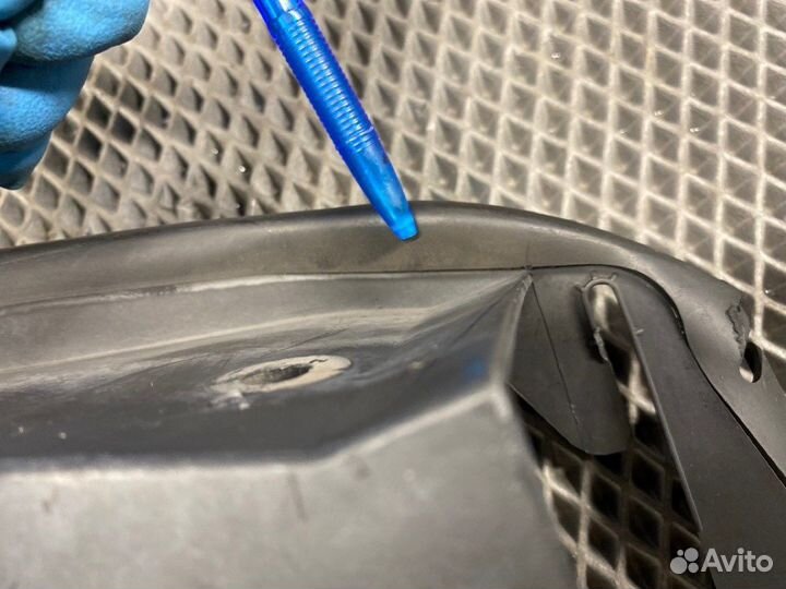 Диффузор радиатора правый Bmw X5 E53 M54 2004