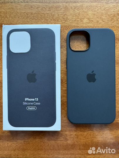 Чехол силиконовый с MagSafe для iPhone 13