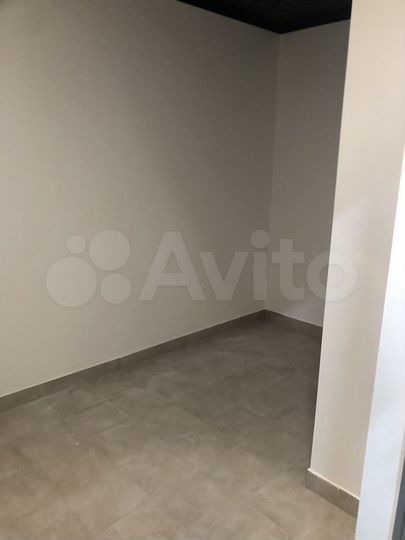 Машиноместо, 10 м²