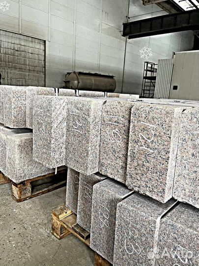 Гранитный бордюр