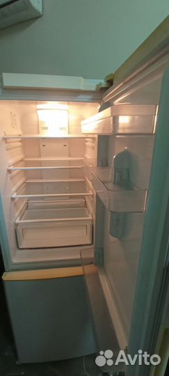 Холодильник samsung NO frost