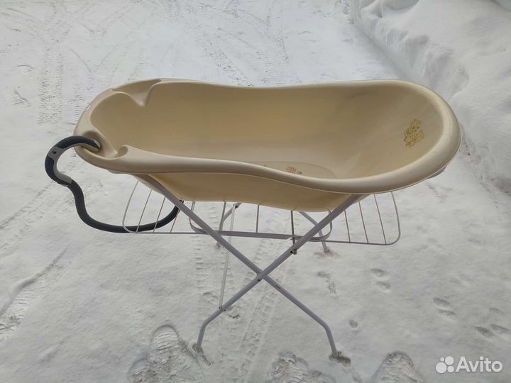 Детская ванночка для купания с подставкой