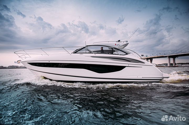 Моторная яхта Princess V40 (2017 г.в. 130 м/ч)