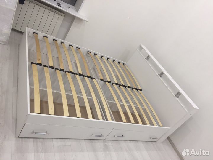 Кровать двуспальная