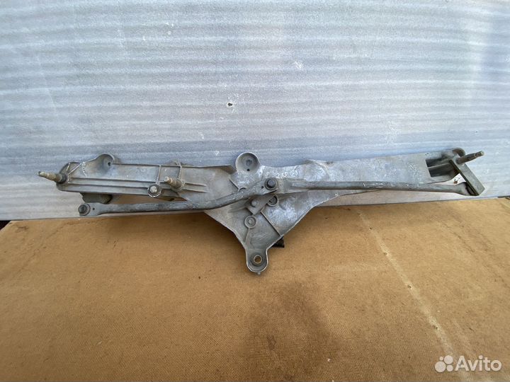 Трапеция стеклоочистителя на Mersedes-Benz W220