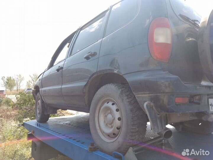 Двери левые chevrolet niva