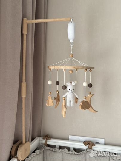 Мобиль на кроватку деревянный