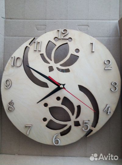 Часы из дерева