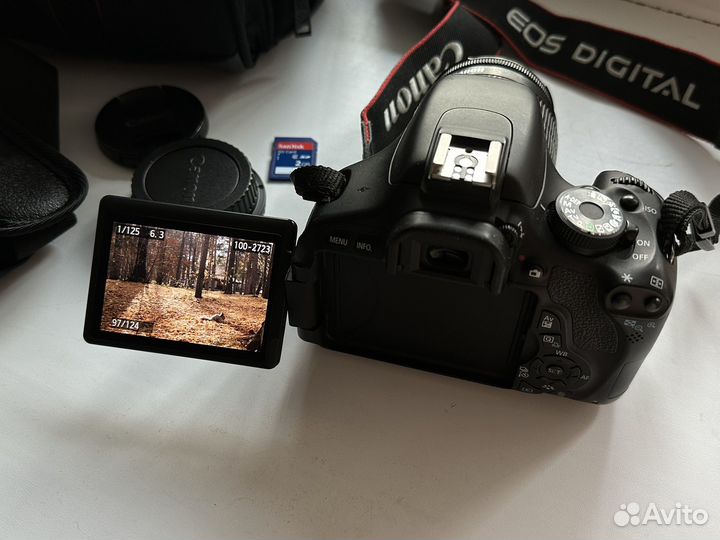 Зеркальный фотоаппарат Canon EOS 600D