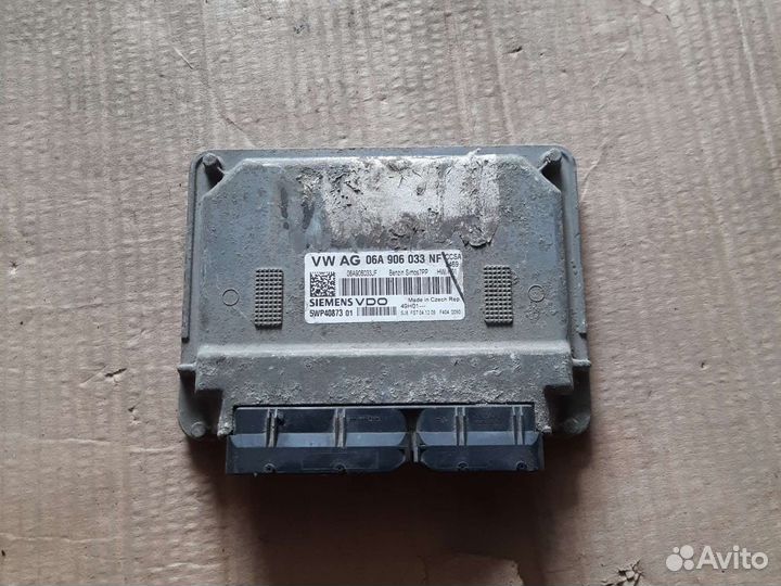 Блок управления двигателем эбу Volkswagen Jetta