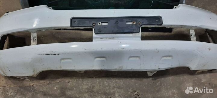 Бампер пер. Toyota Land Cruiser 200/2009