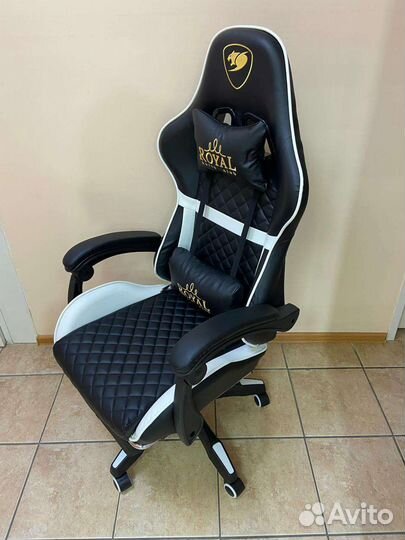 Кресло игровое с подставкой для ног