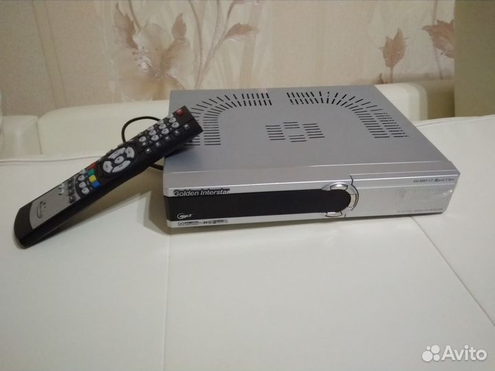 Спутниковый ресивер Golden Interstar