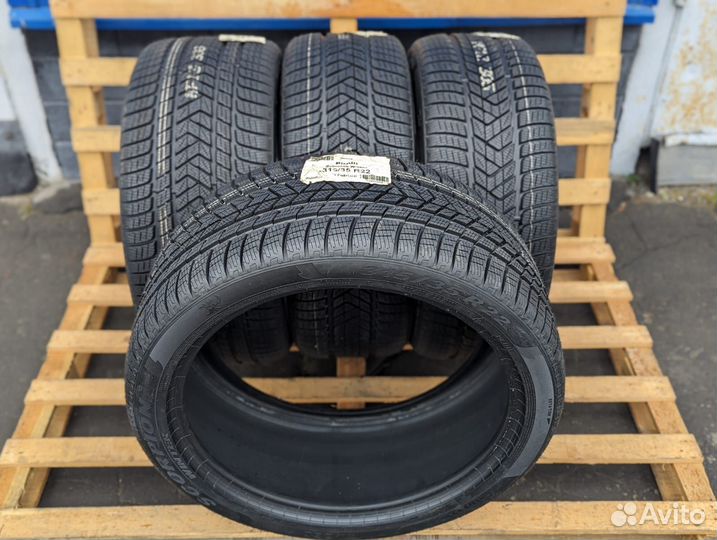 Pirelli Scorpion Winter 275/40 R22 и 315/35 R22 111V