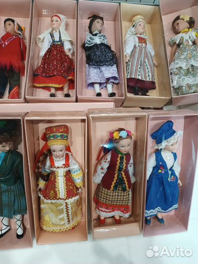 Коллекция фарфоровых кукол