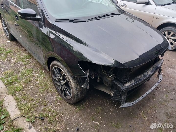 Капот на volkswagen polo 6