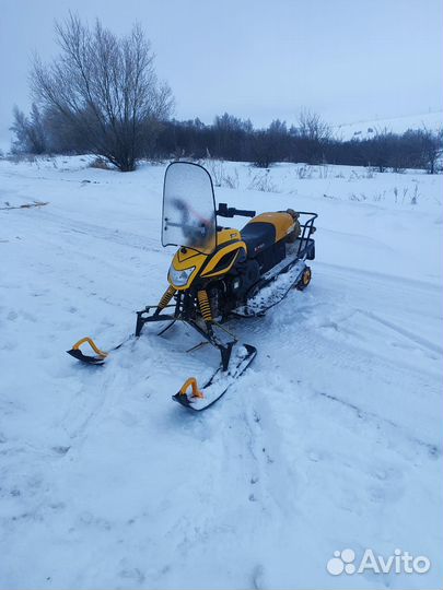 Продам снегоход 150