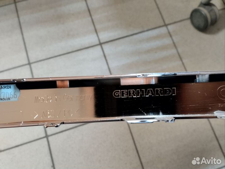 Молдинг зад бампера пр VW Touareg 7P6853842