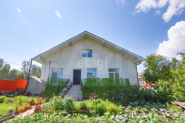 Дом 281,2 м² на участке 11,7 сот.