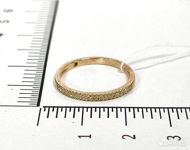 Золотое обручальное кольцо с камнем 17р