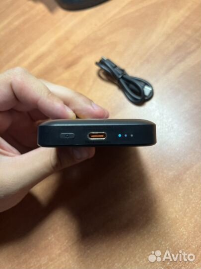 Повербанк с беспроводной зарядкой baseus