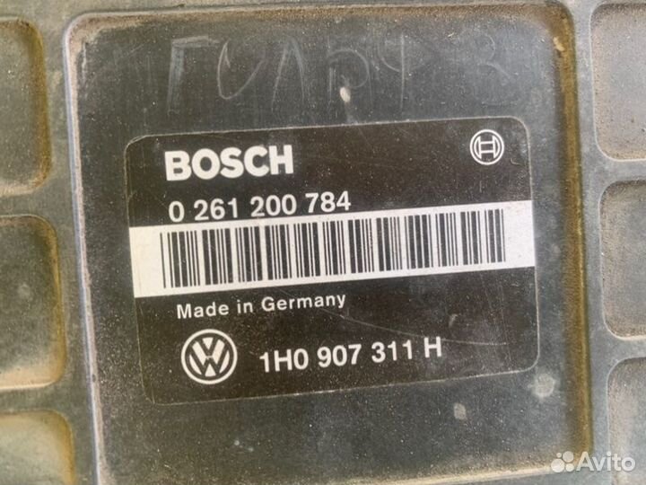 Блок управления двигателем Volkswagen Golf 3