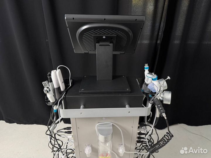 Аппарат для вакуумного гидропилинга и чистки