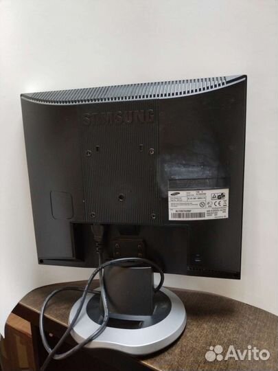 Монитор Samsung syncmaster 710n