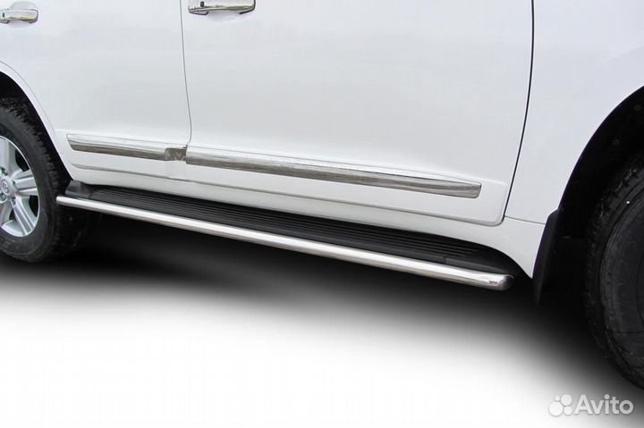 Защита штатных порогов на Land Cruiser 200