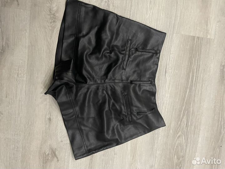 Кожаные шорты