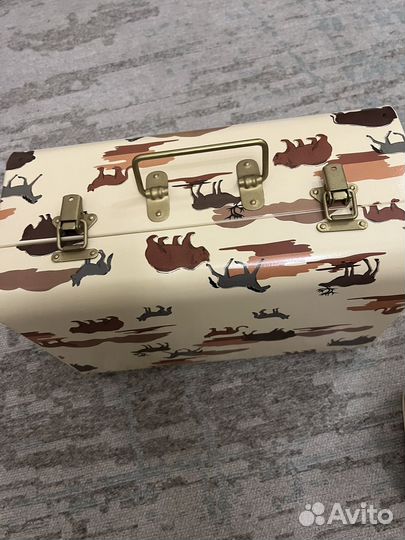 Декоративные чемоданы