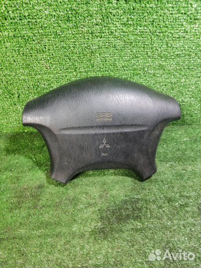 Подушка безопасности в руль Mitsubishi Carisma