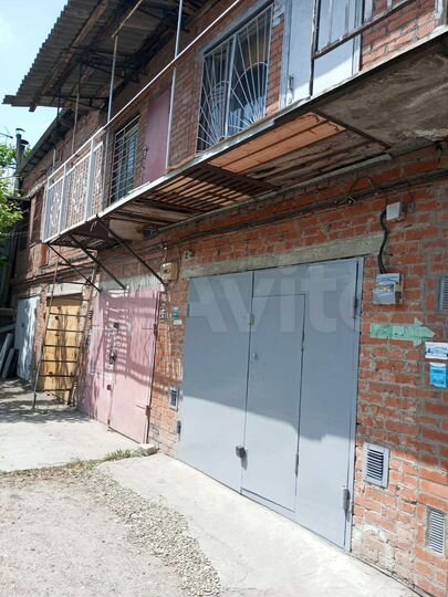 Гараж, > 30 м²