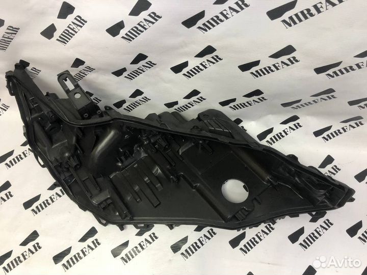 Правый корпус фары Lexus ES 7 2018-н.в. 3 линзы