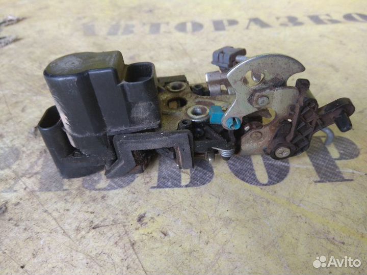 Замок двери задней левой Chevrolet Aveo T250