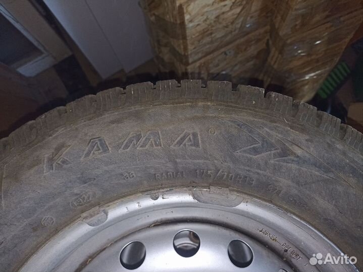 Комплект зимних шипованных колес R13