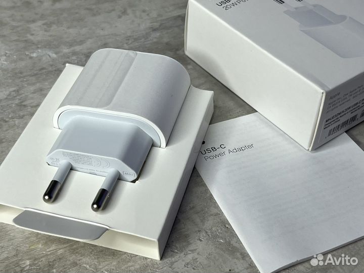 Быстрая зарядка на iPhone 20w + кабель