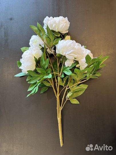 Искусственные цветы (пионы, подснежники, розы)