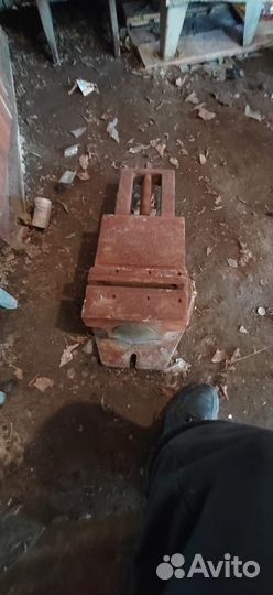 Стол токарный