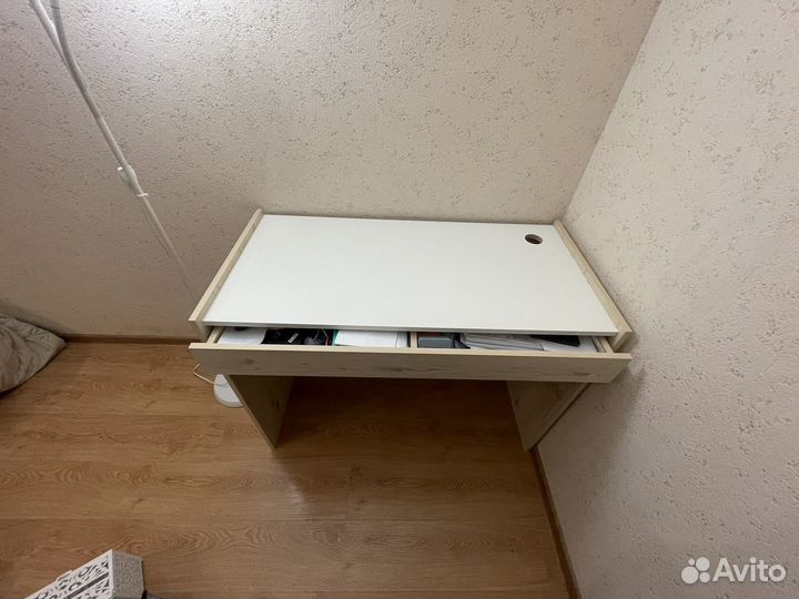 Компьютерный стол для офиса