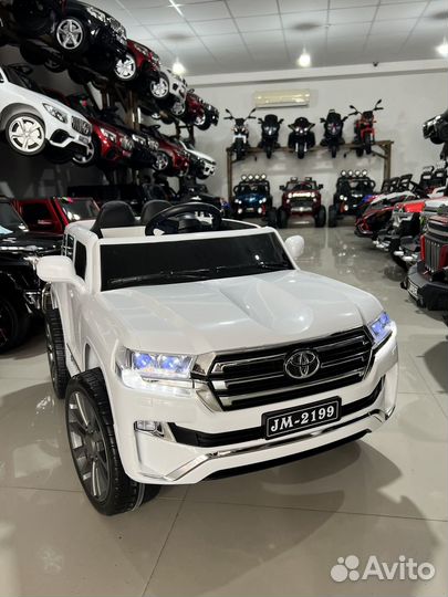 Детский электромобиль