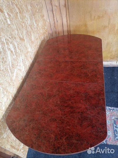 Кухонный стол