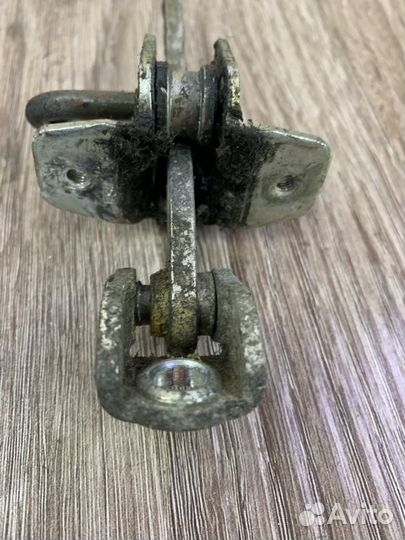 Ограничитель двери передний правый Opel Combo